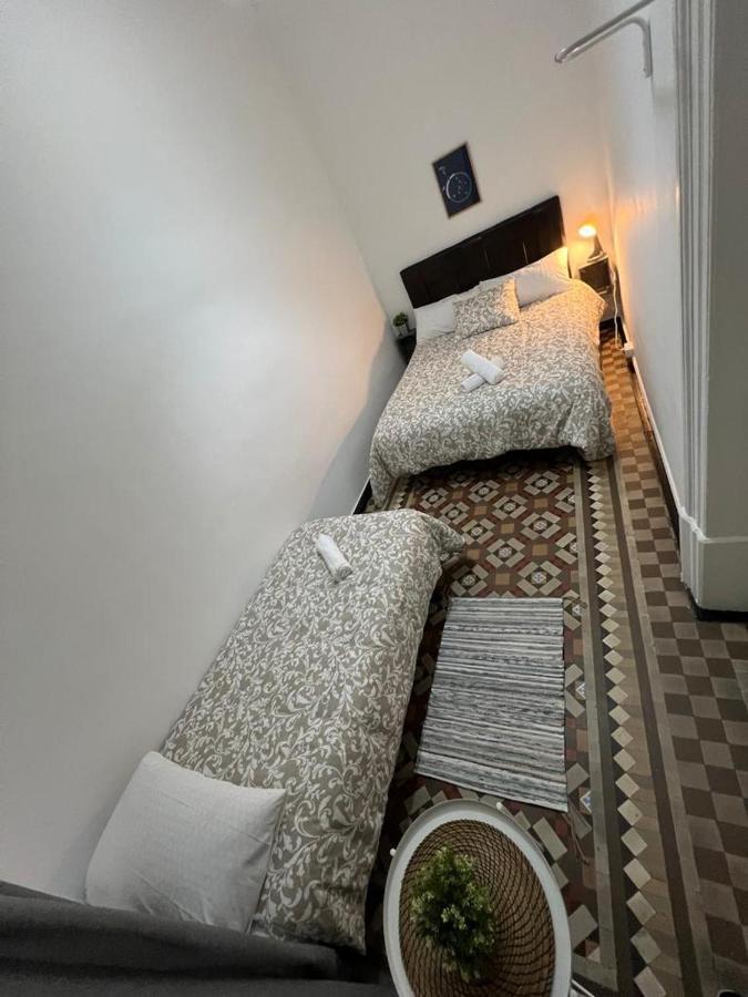 A & M Barcelona Hostal Exteriör bild