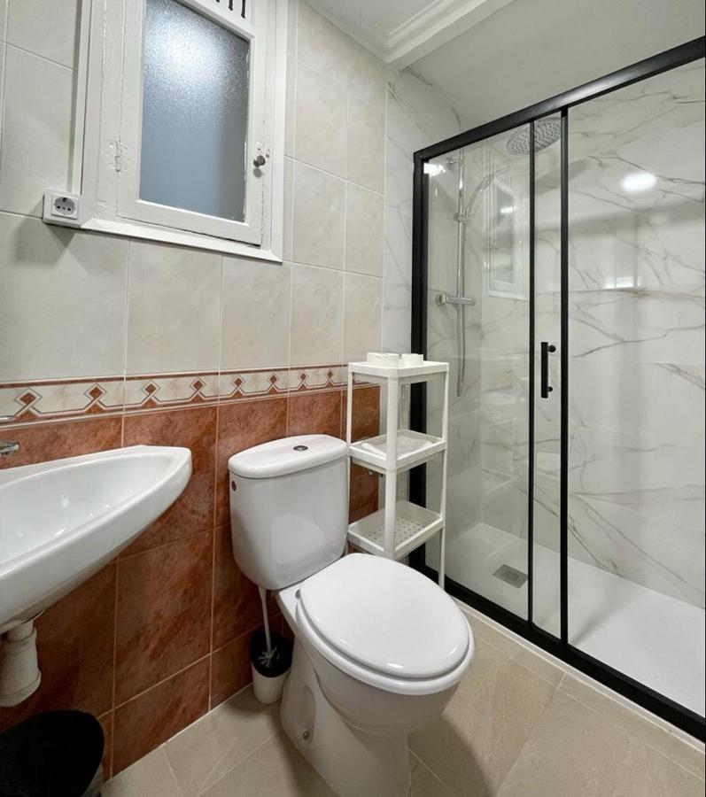 A & M Barcelona Hostal Exteriör bild