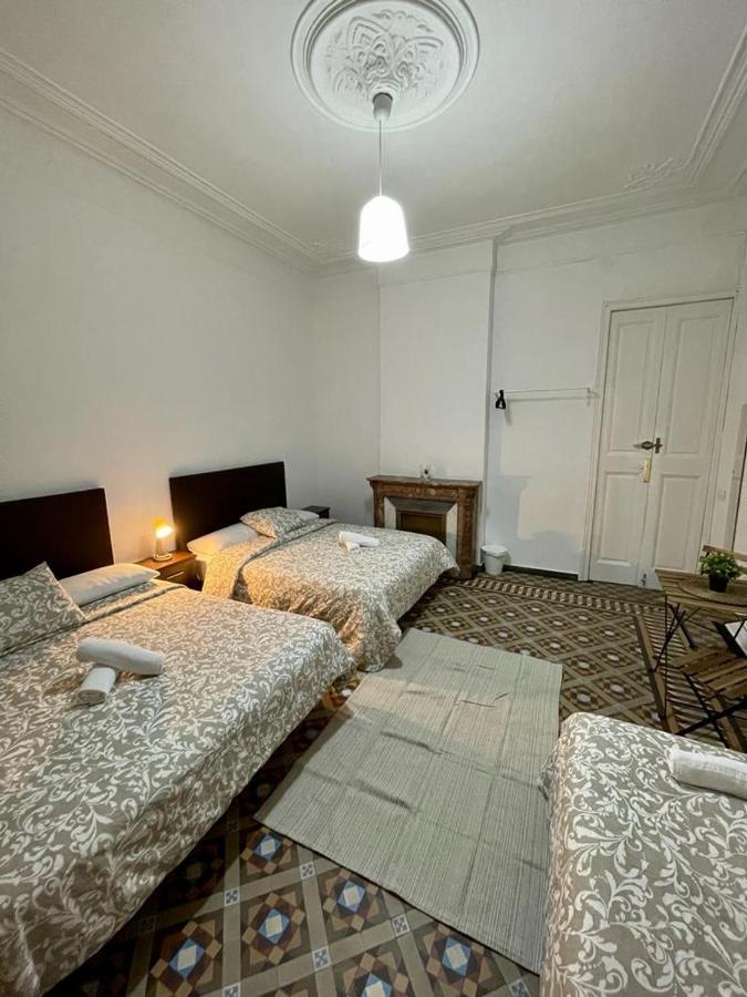 A & M Barcelona Hostal Exteriör bild